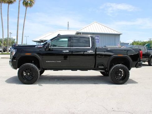 Used 2025 GMC Sierra 2500 Denali w/ Denali Reserve Package AWD/4WD image 6