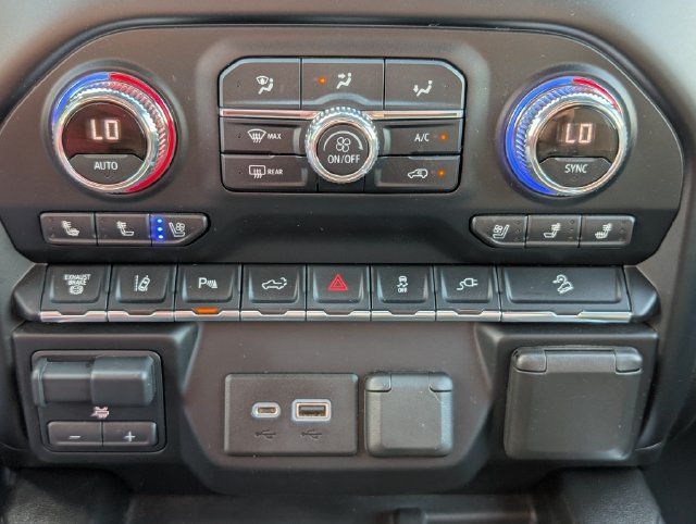 Used 2020 GMC Sierra 3500 Denali w/ Denali Ultimate Package AWD/4WD image 20
