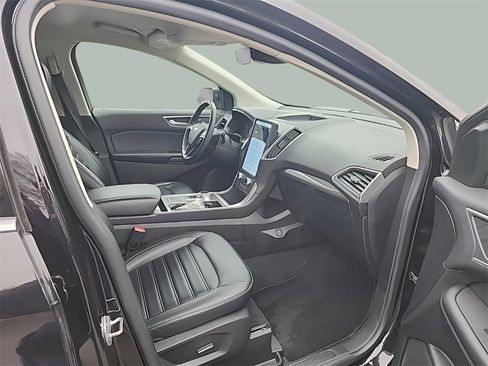Used 2023 Ford Edge SEL image 13