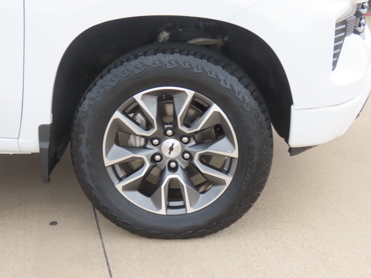 Used 2024 Chevrolet Silverado 1500 RST w/ Convenience Package II AWD/4WD image 9