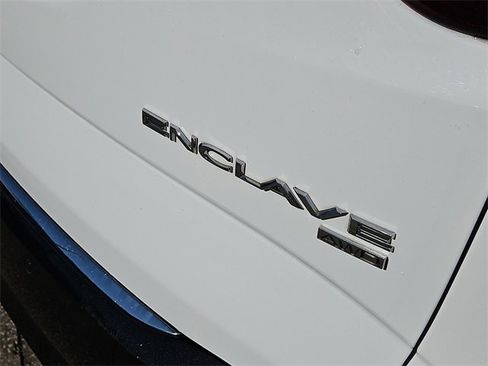 Used 2018 Buick Enclave Essence image 6
