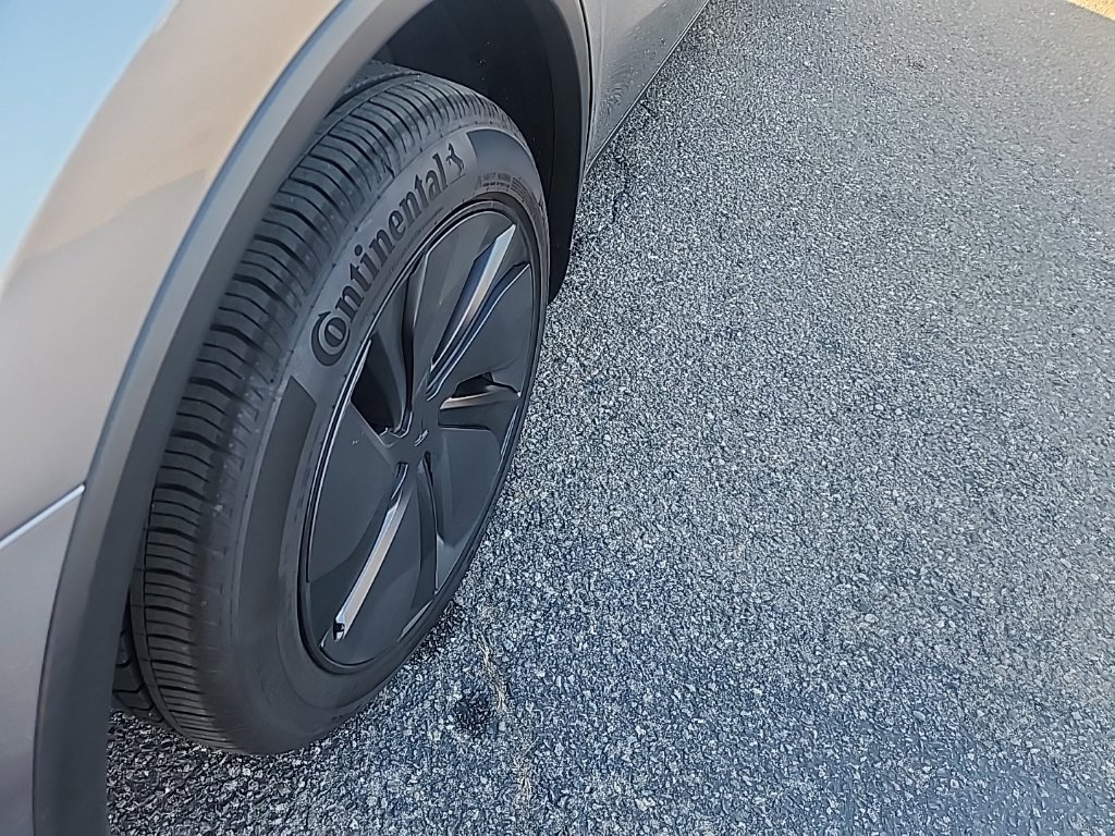 Used 2026 Tesla Model Y Long Range RWD image 14