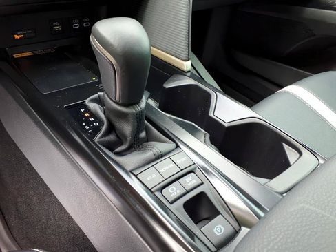 Used 2025 Toyota Camry SE w/ Convenience Package FWD image 20