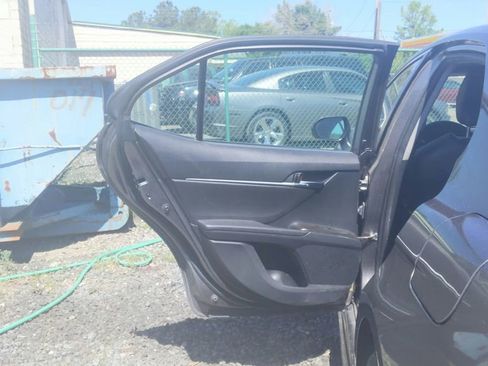 Used 2022 Toyota Camry SE FWD image 29