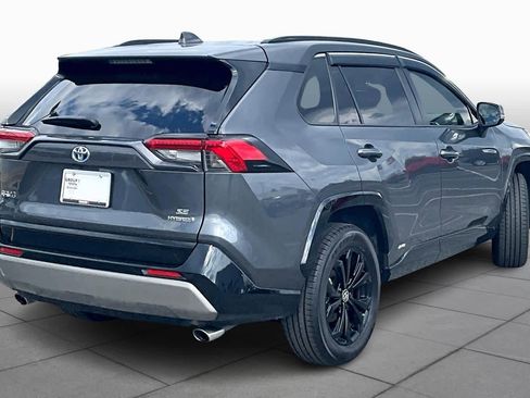 Used 2022 Toyota RAV4 SE image 13