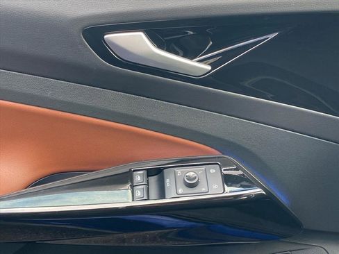 Certified 2022 Volkswagen ID.4 Pro S image 18
