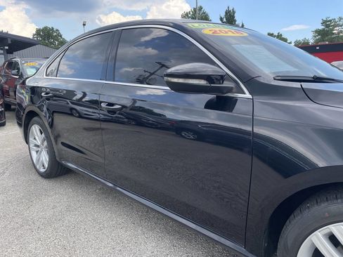 Used 2018 Volkswagen Passat 2.0T SE image 11