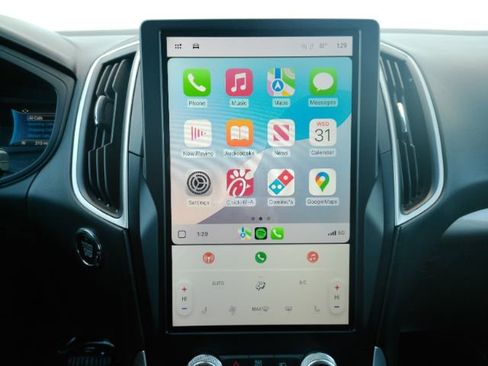 Used 2024 Ford Edge SEL image 10