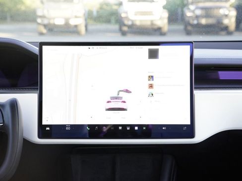 Used 2022 Tesla Model X Plaid image 24