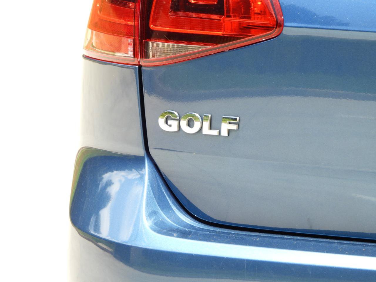 Used 2017 Volkswagen Golf Wolfsburg Edition FWD image 14