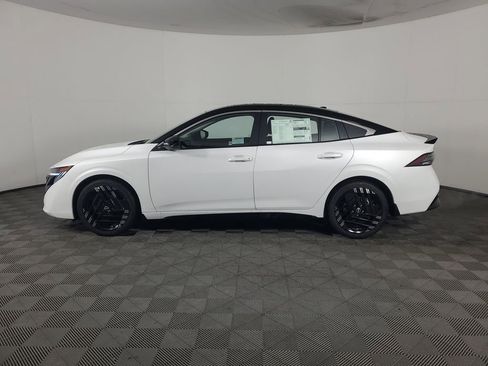 New 2026 Nissan Sentra SR w/ Floor Mat Package image 7