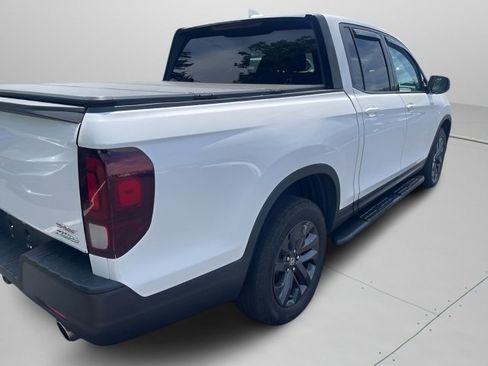 Used 2023 Honda Ridgeline Sport image 11