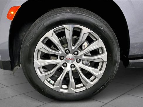 Certified 2022 GMC Yukon XL Denali image 11