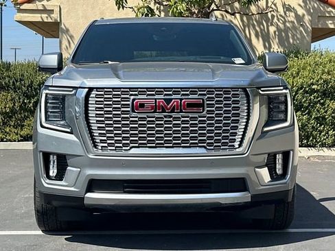Used 2024 GMC Yukon XL Denali w/ Advanced Technology Package AWD/4WD image 8