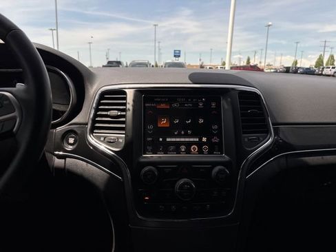 Used 2017 Jeep Grand Cherokee Trailhawk AWD/4WD image 18