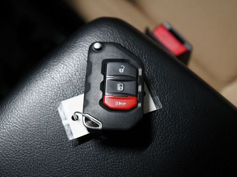 Used 2021 Jeep Wrangler Unlimited Sport AWD/4WD image 21