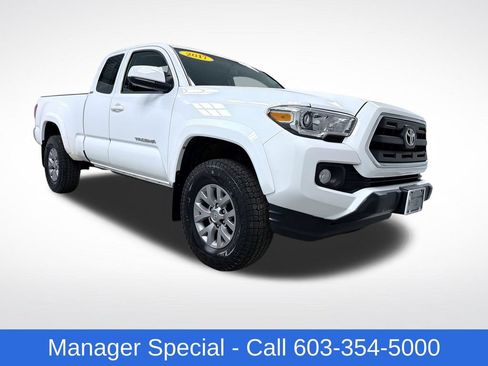 Used 2017 Toyota Tacoma SR5 w/ Tow Package AWD/4WD image 1