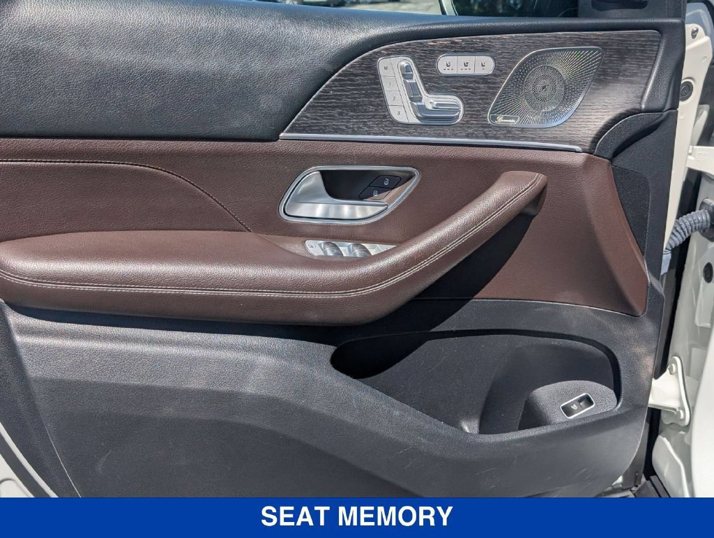 Used 2023 Mercedes-Benz GLS 450 4MATIC image 12