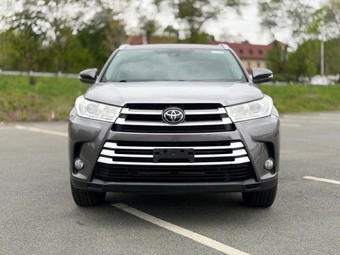 Used 2018 Toyota Highlander XLE AWD/4WD image 10