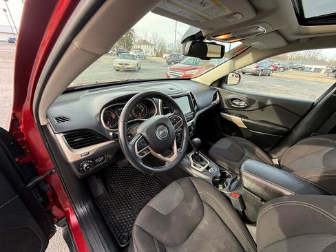 Used 2017 Jeep Cherokee Latitude w/ Comfort/Convenience Group image 15