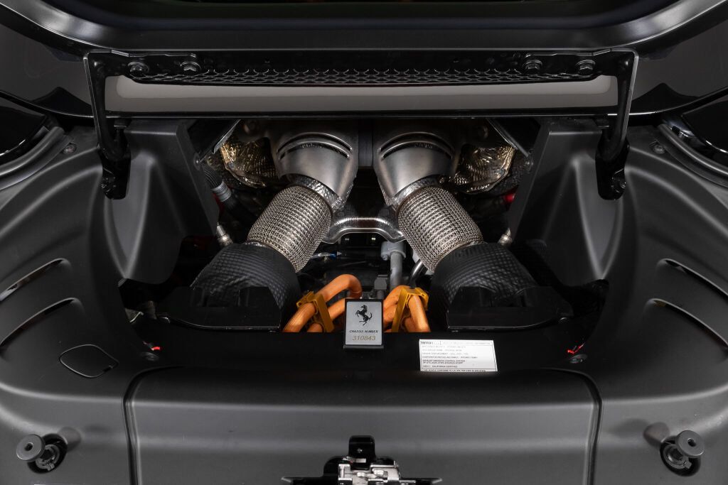 Used 2024 Ferrari 296 GTS RWD image 21