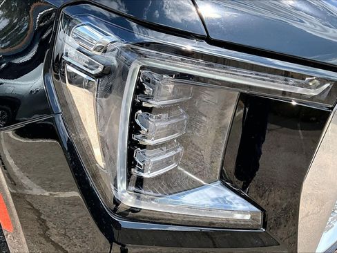 Used 2021 GMC Yukon Denali w/ LPO, Illumination Package RWD image 28