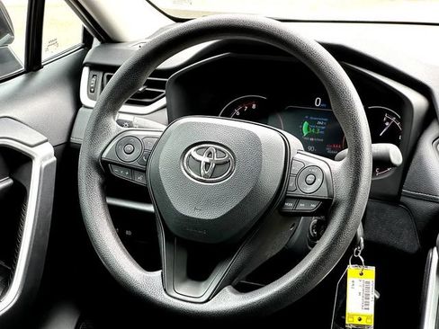 Used 2024 Toyota RAV4 LE FWD image 29