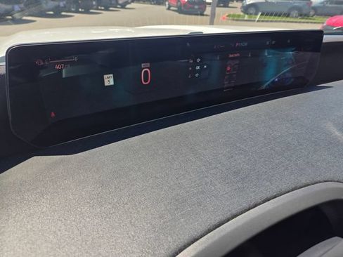 Certified 2025 Ford Expedition Active AWD/4WD image 26