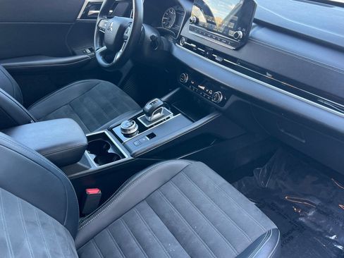 Used 2024 Mitsubishi Outlander SE Black Edition AWD/4WD image 14