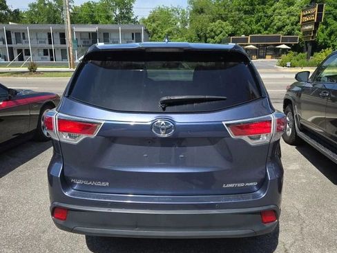 Used 2015 Toyota Highlander Limited Platinum AWD/4WD image 10