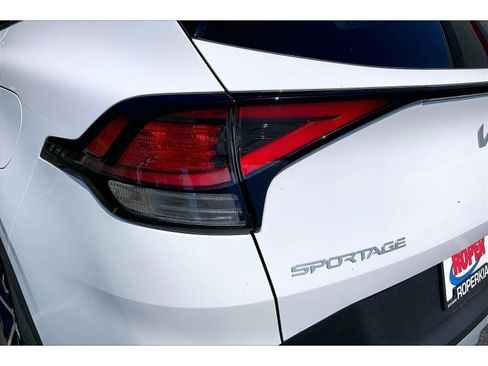 Used 2025 Kia Sportage EX FWD image 27
