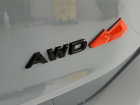 Used 2025 Nissan Rogue SV image 36