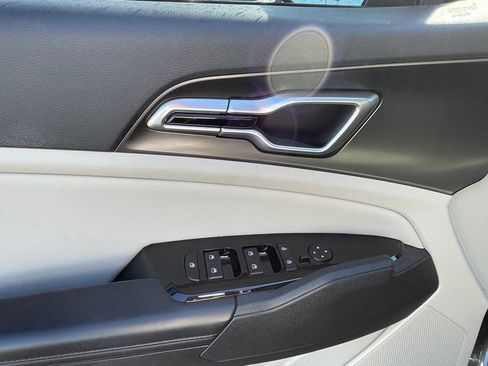 Used 2025 Kia Sportage EX w/ Premium Package image 11