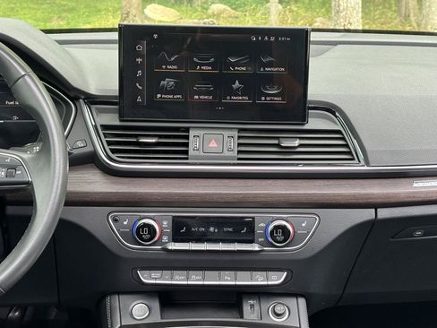 Used 2023 Audi Q5 2.0T Premium Plus w/ Premium Plus Package AWD/4WD image 8