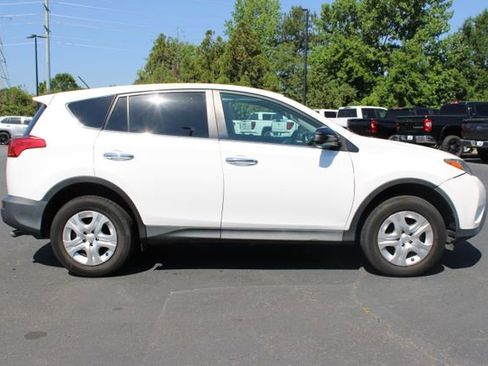 Used 2015 Toyota RAV4 LE AWD/4WD image 19