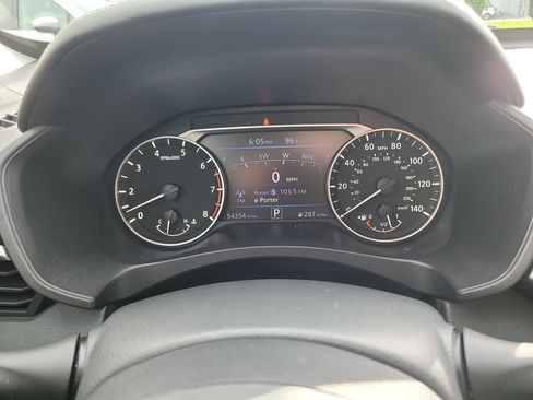 Used 2023 Nissan Altima 2.5 SR w/ SR Premium Package FWD image 32