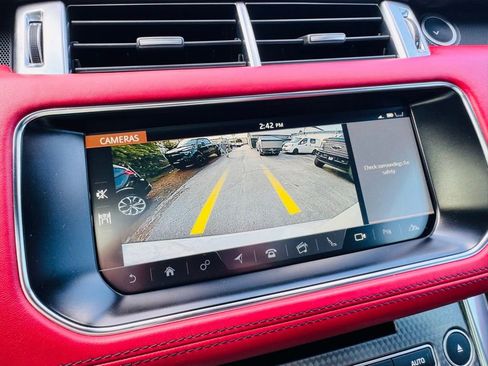 Used 2017 Land Rover Range Rover Sport HSE Dynamic image 25