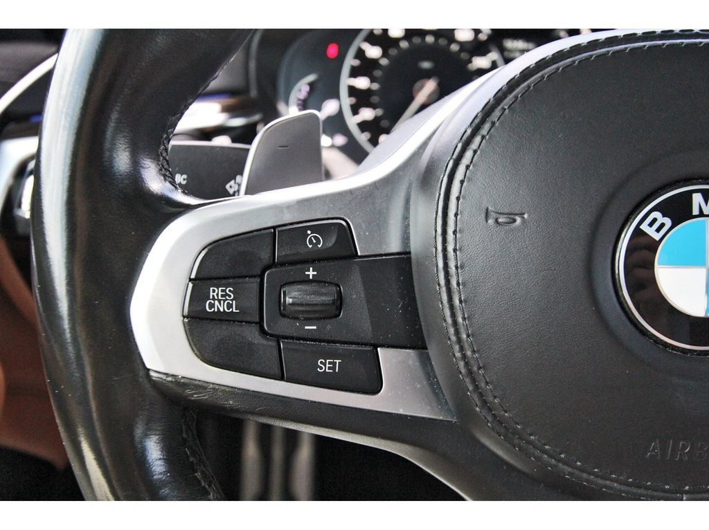 Used 2018 BMW 540i RWD image 11