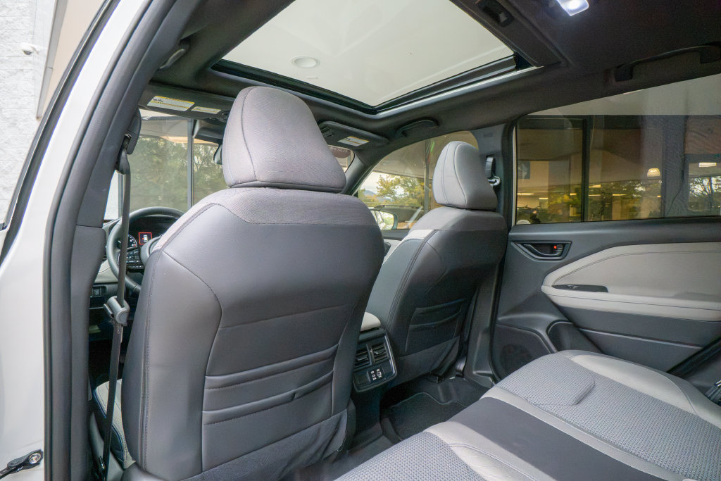 Certified 2025 Subaru Forester Premium AWD/4WD image 17