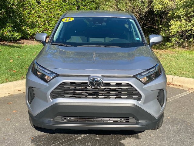 Used 2025 Toyota RAV4 LE AWD/4WD image 2