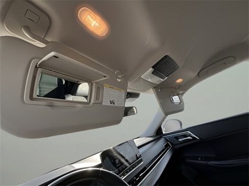 Used 2023 Mitsubishi Outlander SE image 25