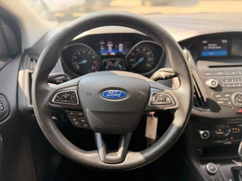 Used 2015 Ford Focus SE FWD image 34