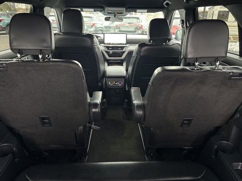 Used 2025 Ford Explorer ST-Line image 35