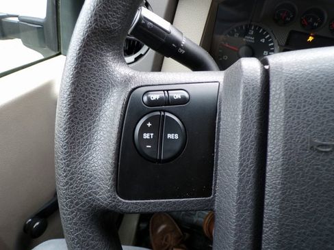 Used 2009 Ford F250 2WD Regular Cab Super Duty image 16