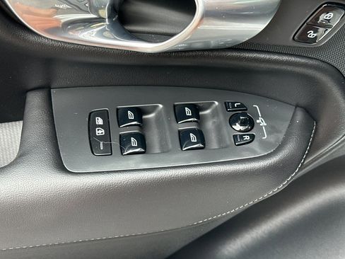 Certified 2023 Volvo XC90 T8 Plus AWD/4WD image 13