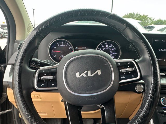 Used 2023 Kia Carnival LX FWD image 9