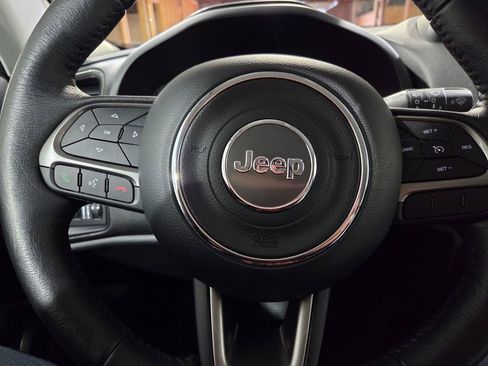 Used 2022 Jeep Renegade Limited image 8
