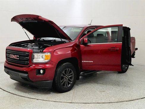 Used 2020 GMC Canyon SLE w/ Elevation Edition image 10