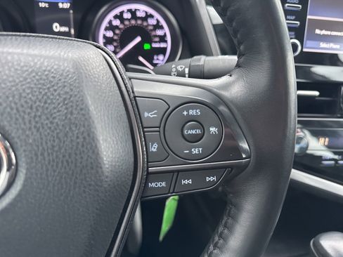 Used 2023 Toyota Camry SE image 19