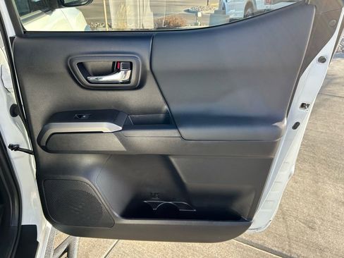 Used 2023 Toyota Tacoma TRD Off-Road w/ Technology Package image 31